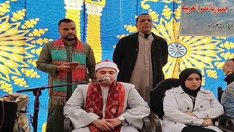بحضور محمد كامل الفائز في دولة التلاوة.. تكريم حفظة القرآن الكريم بقريته في الشرقية