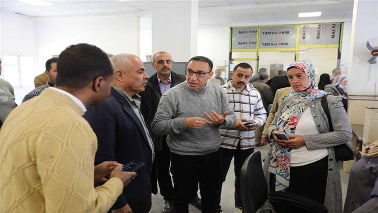 نائب محافظ المنيا يتفقد مشروعات «حياة كريمة» في قرية «أبا البلد» بمغاغة