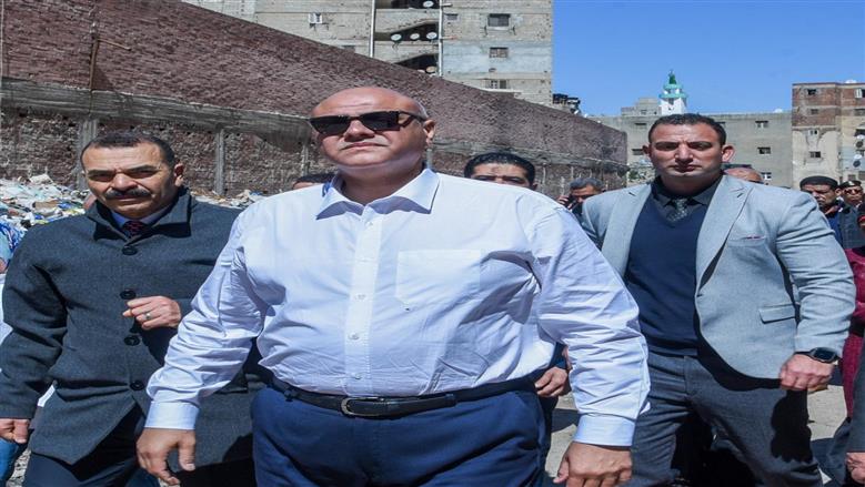 الإسكندرية تستهدف بؤرة النباشين في «حجر النواتية» وتزيل 424 طن قمامة