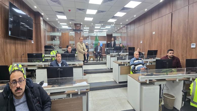 القليوبية تحت الأمطار الغزيرة .. انتشار مكثف لمواجهة تجمع المياه وضمان السيولة المرورية ومحافظ القليوبية يتابع ميدانيا