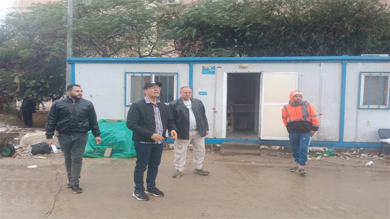 رئيس جامعة بنها يتفقد المنشآت الجامعية وإزالة آثار مياه الأمطار 