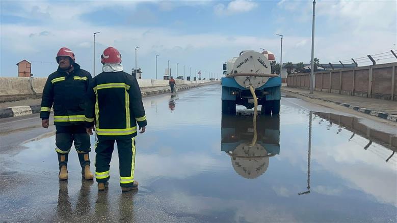 السحب الرعدية تضرب غرب البلاد.. تحذيرات من أمطار ورياح مفاجئة