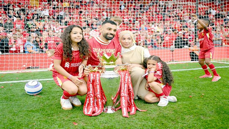 ليلة وداع محمد صلاح.. 90 دقيقة من الدموع ويوم استثنائي في حياة «مو»