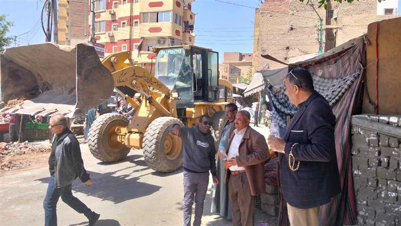 بدء أعمال تفكيك كوبري البداري بأسيوط لتيسير الحركة المرورية