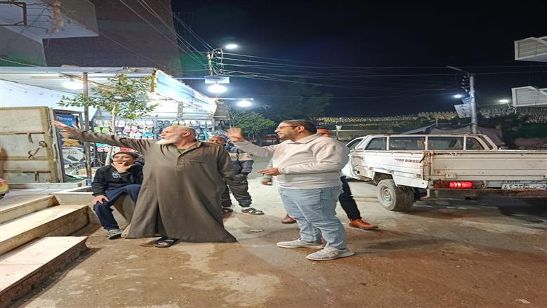 حملات توعية بمواعيد غلق المحلات في الفيوم