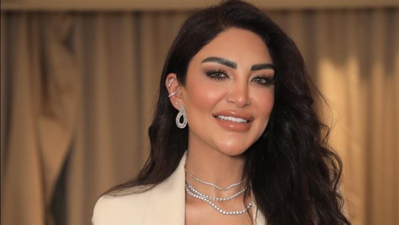 ريهام سعيد تزور سالي عبدالسلام في المستشفى بعد ولادة هارون