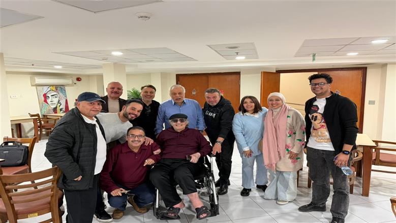 مدير دار إقامة كبار الفنانين: محيي إسماعيل أبدى سعادته بزيارة وفد «المهن التمثيلية»