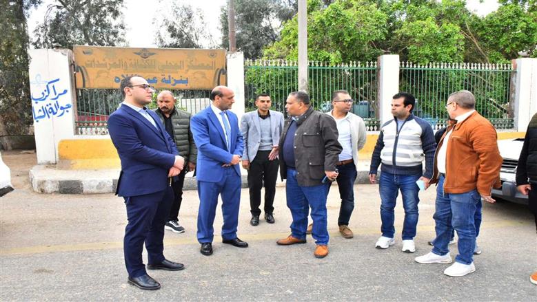 محافظ أسيوط يتفقد محيط موقفي نزلة عبد اللاه والأزهر لوضع حلول للتكدسات المرورية
