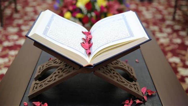 «الأزهر» يبين الآداب الشرعية الواجبة عند سماع وتلاوة القرآن الكريم وكيفية التعامل معه