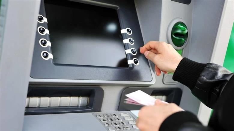 هل يتغير الحد الأقصى للسحب اليومي من الفروع وماكينات ATM البنوك؟