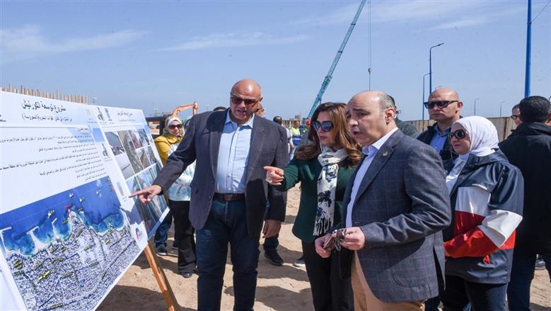 وزيرة التنمية ومحافظ الإسكندرية يتفقدان تطوير منطقة بئر مسعود