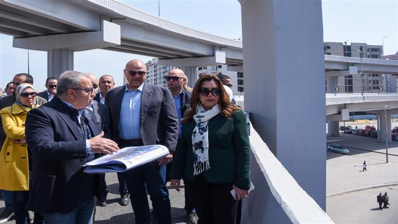 وزيرة التنمية المحلية ومحافظ الإسكندرية في تفقد محور 45 الجديد