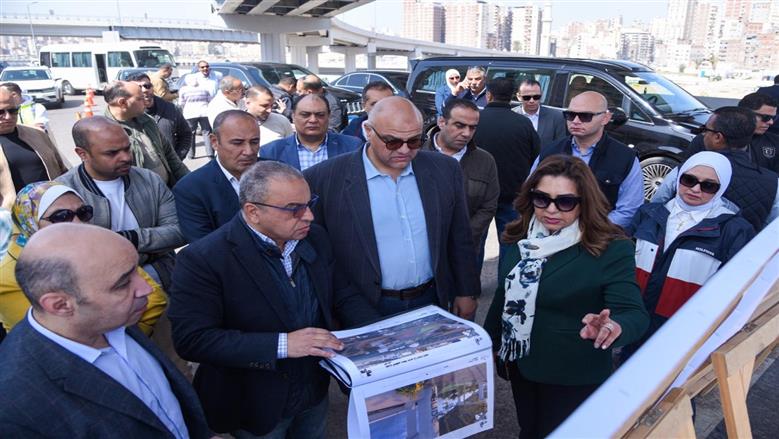 وزيرة التنمية المحلية ومحافظ الإسكندرية في تفقد محور 45 الجديد