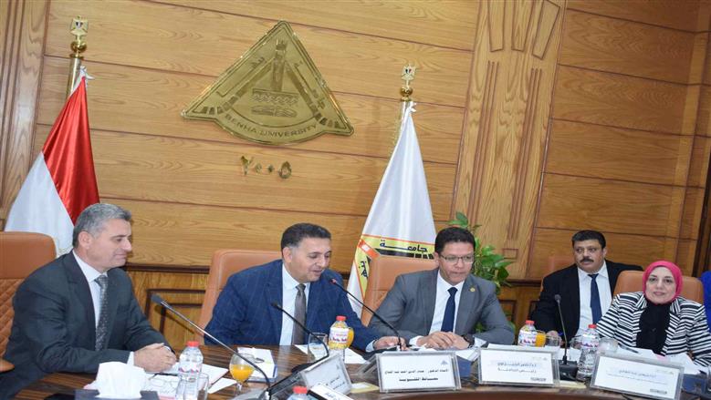 مجلس جامعة بنها تطوير برامجنا الدراسية بما يتوافق مع متطلبات سوق العمل ووظائف المستقبل
