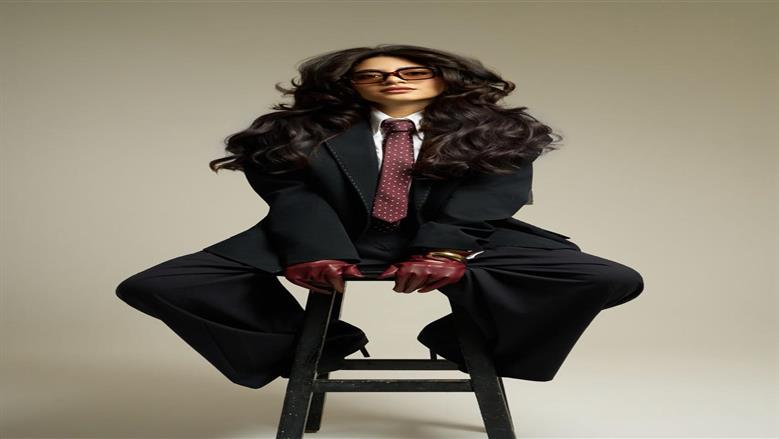 الفنانة بسنت حاتم تخطف الأنظار بإطلالة فورمال 