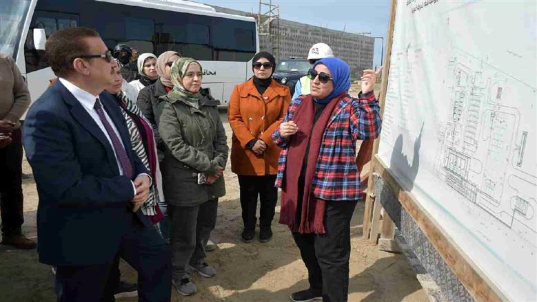 محافظ بورسعيد يتفقد محطة تحلية المياه