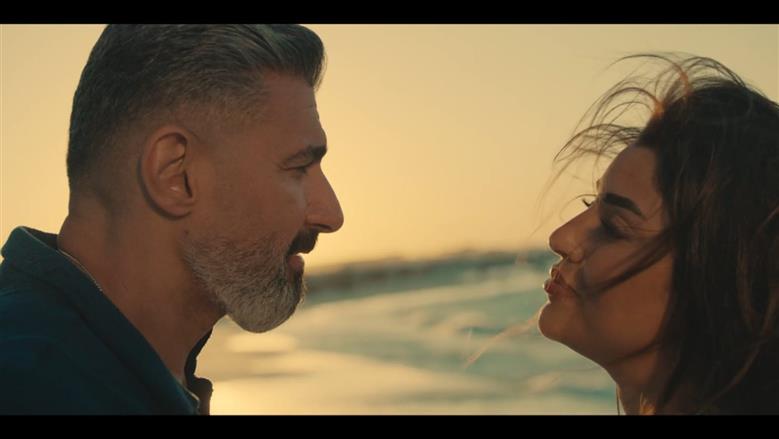 أحداث الحلقة الأخيرة من مسلسل كلهم بيحبوا مودي.. مفاجأة أيتن عامر لياسر جلال