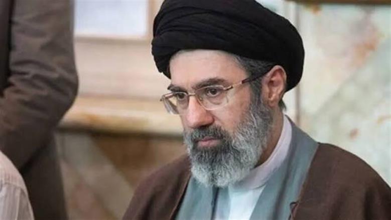 من هو مجتبى خامئني المرشد المتوقع لإيران؟