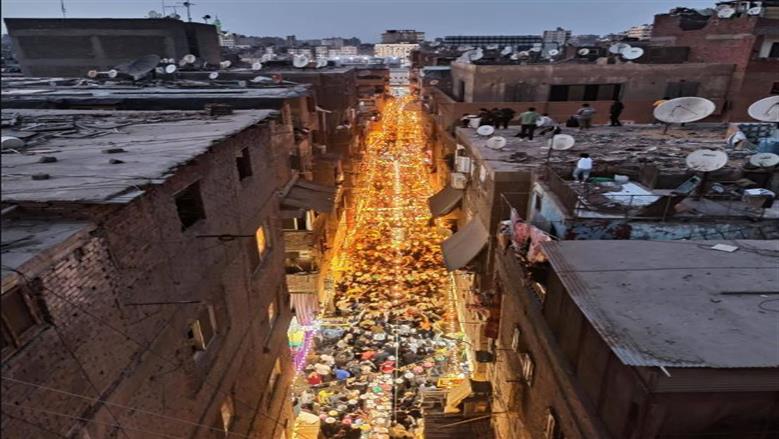 مصر بلد الأمن والأمان.. مشاركة واسعة من الأجانب والوفود في إفطار المطرية