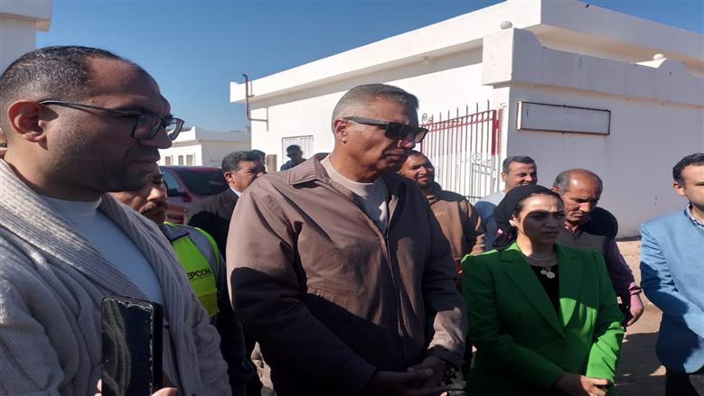 محافظ جنوب سيناء يتفقد محطة معالجة الصرف الصحي بدهب ويوجه بسرعة الإنتهاء من التطوير