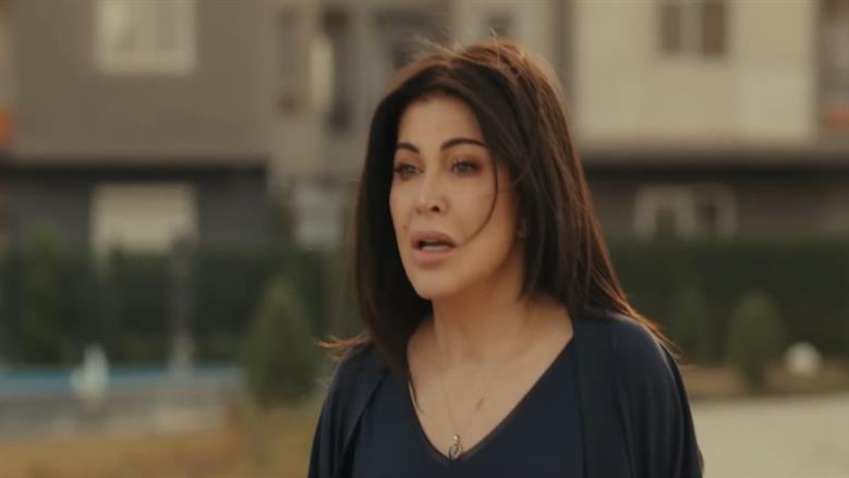 بسبب مشهد ضياع ابنها.. جومانا مراد تتصدر التريند في مسلسل «اللون الأزرق»