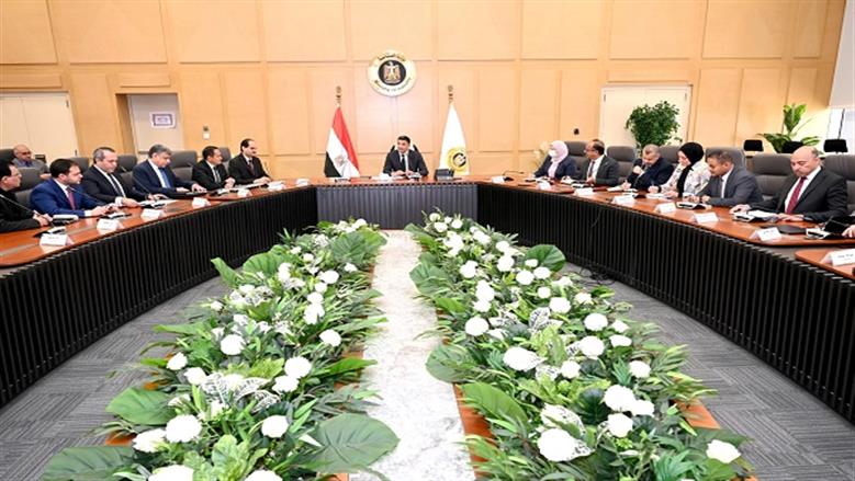وزير الصناعه