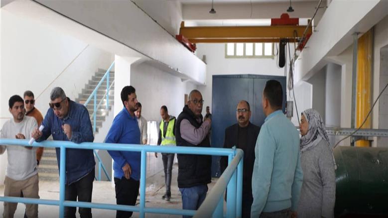 رئيس شركة مياه المنيا يتفقد الأعمال بمحطات حياة كريمة
