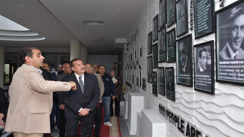 محافظ بورسعيد ورئيس الجامعة يتفقدان المبنى الجديد
