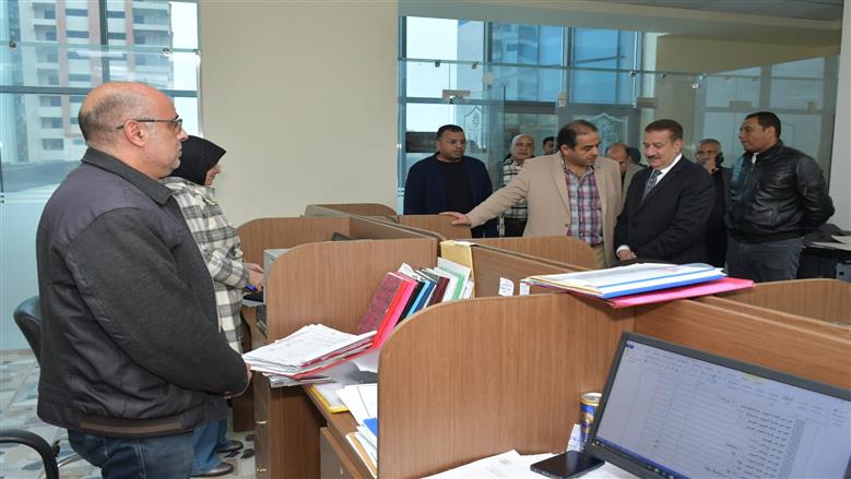 محافظ بورسعيد ورئيس الجامعة يتفقدان المبنى الجديد