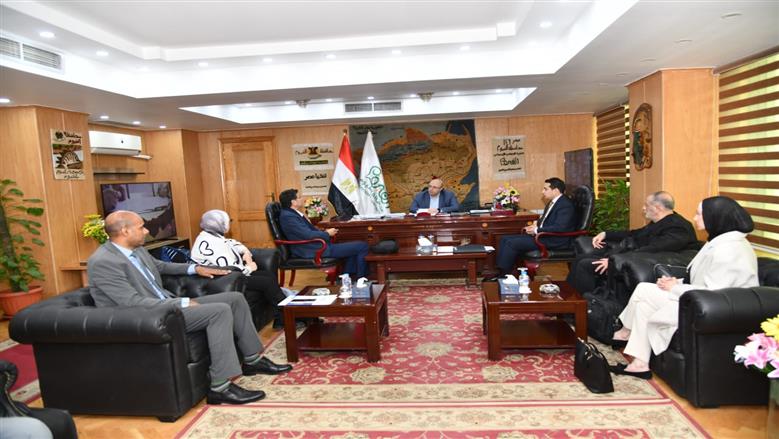 محافظ الفيوم يناقش مستجدات مشروع تحديث الهيكل التنظيمي بالديوان العام