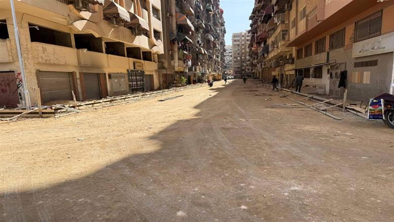 محافظ بورسعيد يتفقد تطوير الطرق