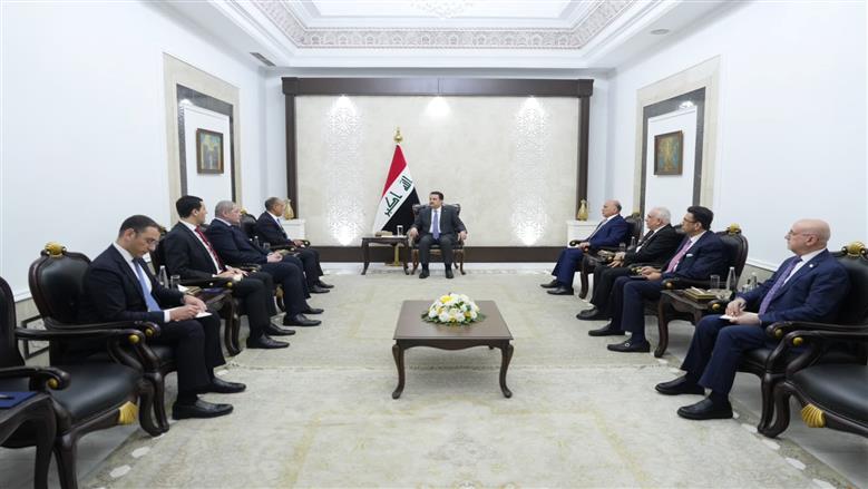 وزير الخارجية يلتقى مع رئيس وزراء جمهورية العراق الشقيقة