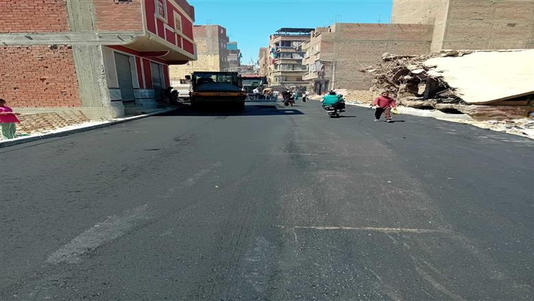محافظ أسيوط: انتهاء أعمال رصف شارع القفاصين في أبوتيج بطول 1550 مترا