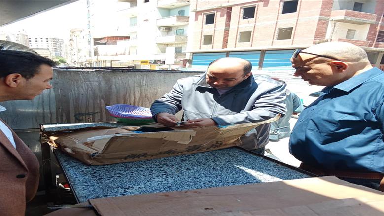 ضبط أسماك ورنجة منتهية الصلاحية بالفيوم