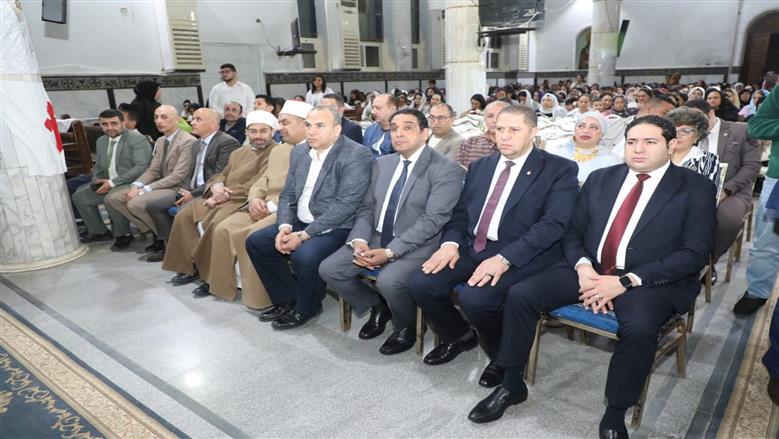 محافظ بني سويف يشهد قداس عيد القيامة بمطرانية ببا