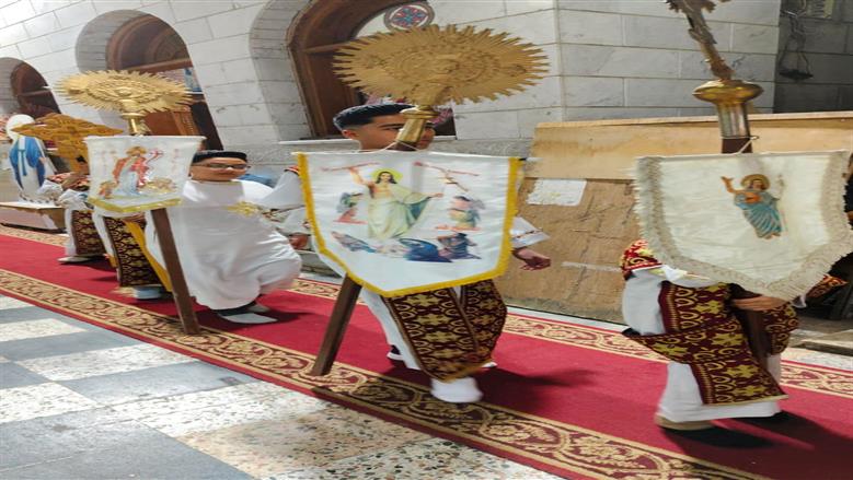 الشمامسة الأطفال يشاركون في القداس بكنيسة الأنبا بيشوي ببورسعيد 