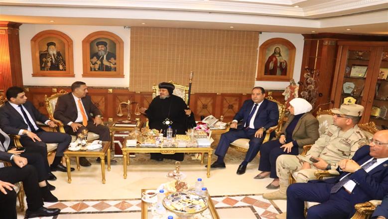 محافظ القليوبية يهنئ الأنبا مرقس بمطرانية شبرا الخيمة بعيد القيامة المجيد