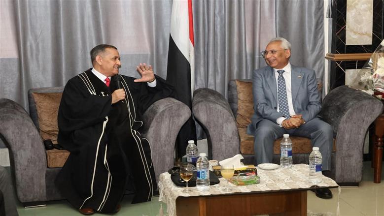 رئيس جامعة المنيا يزور عددا من الكنائس لمشاركة الأقباط احتفتالاتهم بعيد القيامة المجيد