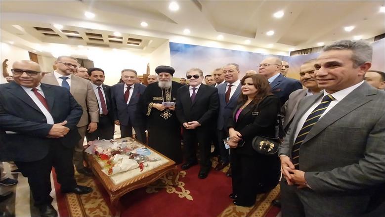 رئيس «الوفد» مهنئا البابا تواضروس: وحدة المصريين جدار صلب أمام التحديات