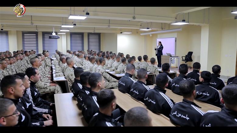 فترة تعايش طلبة جامعة عين شمس في الأكاديمية العسكرية المصرية