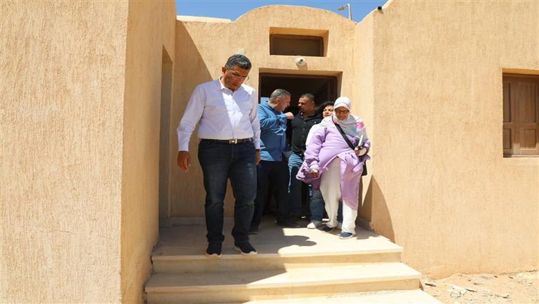 560 وحدة سكنية بالشلاتين.. محافظ البحر الأحمر يعلن بدء التوزيع