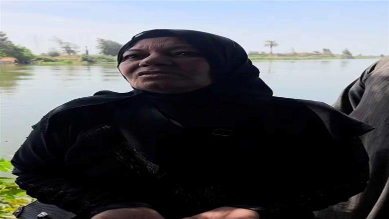 عمة الشاب 