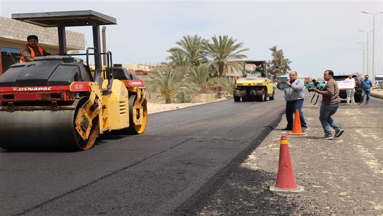 وزير النقل يتفقد الطريق الساحلي بشمال سيناء