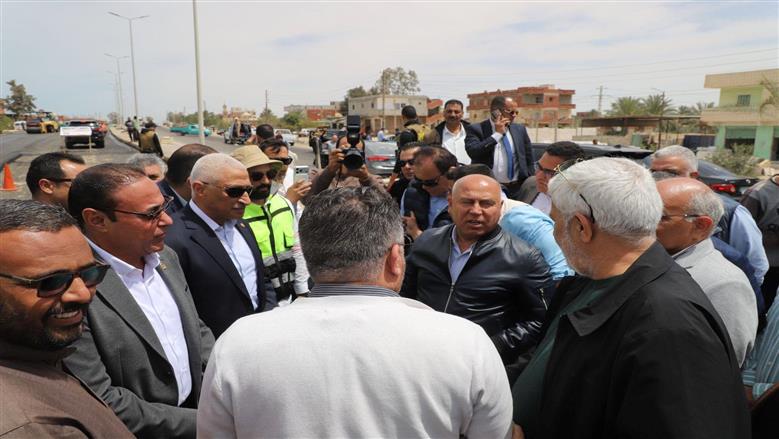 وزير النقل يتفقد الطريق الساحلي بشمال سيناء