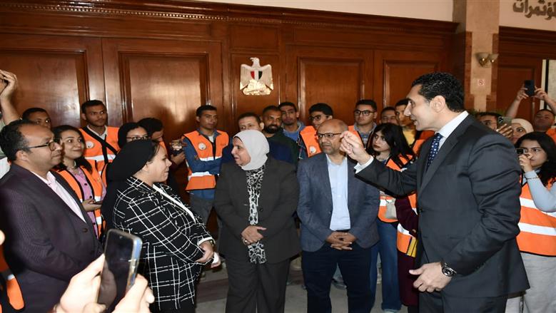 وزير الرياضة خلال لقائه بشباب مسار العائلة المقدسة 