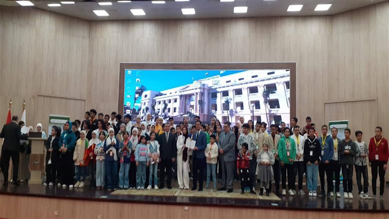 رئيس جامعة بنها في ختام  مبادرة  الطفل :  بداية رحلة جديدة لأطفالنا نحو مستقبل يزدهر بالعلم والإبداع