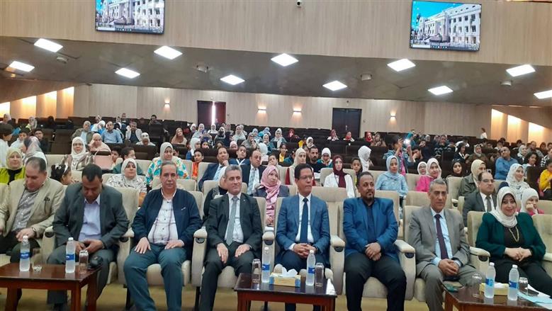 رئيس جامعة بنها في ختام  مبادرة  الطفل :  بداية رحلة جديدة لأطفالنا نحو مستقبل يزدهر بالعلم والإبداع