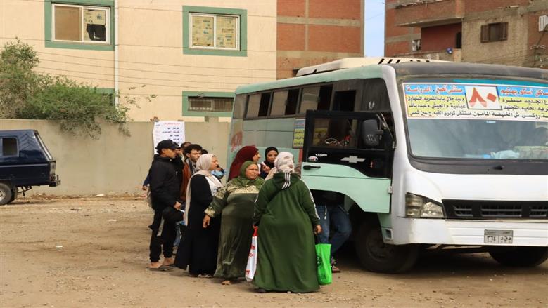 بناءً على شكاوى المواطنين… محافظ القليوبية يُجري جولة ميدانية بموقف كفر شكر ويؤكد ندرس حلول عاجلة