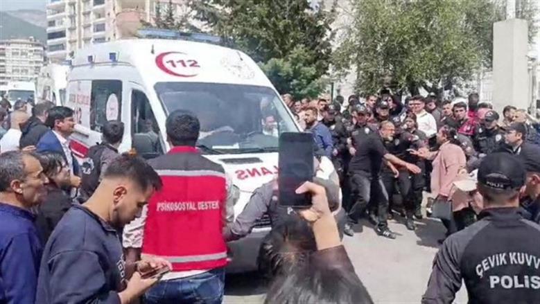 طالب عمره 14 عاما يقتل 9 من زملائه في إحدى مدارس تركيا.. ترسانة أسلحة داخل حقيبة