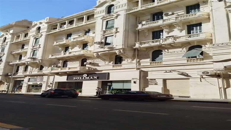 عمارة عاداة في الإسكندرية